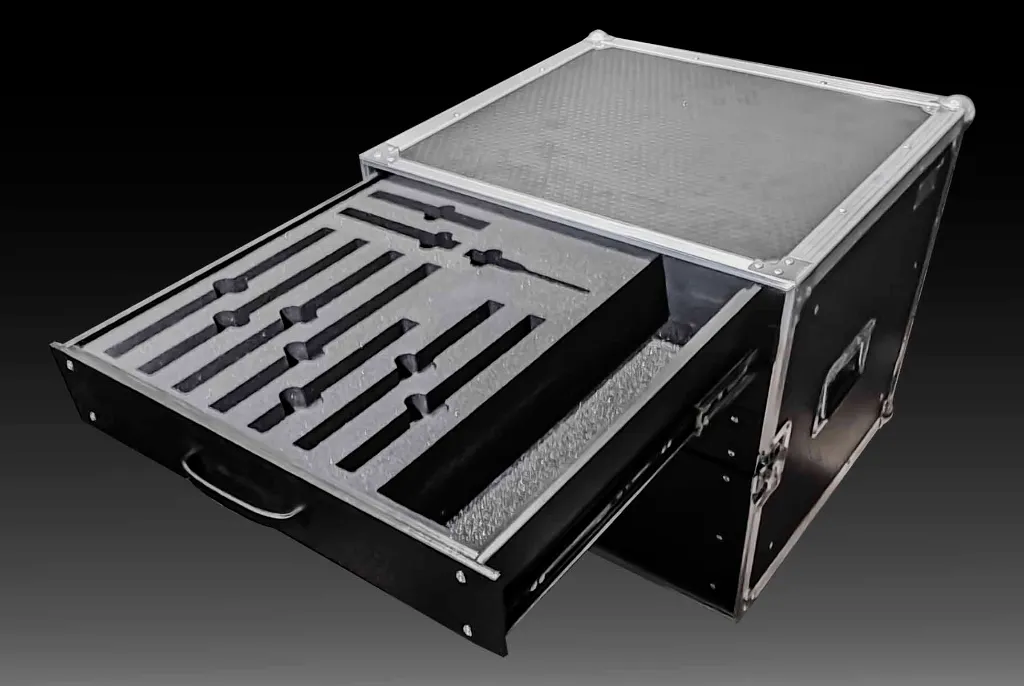 Szuflada z grawerowana gabka.webp