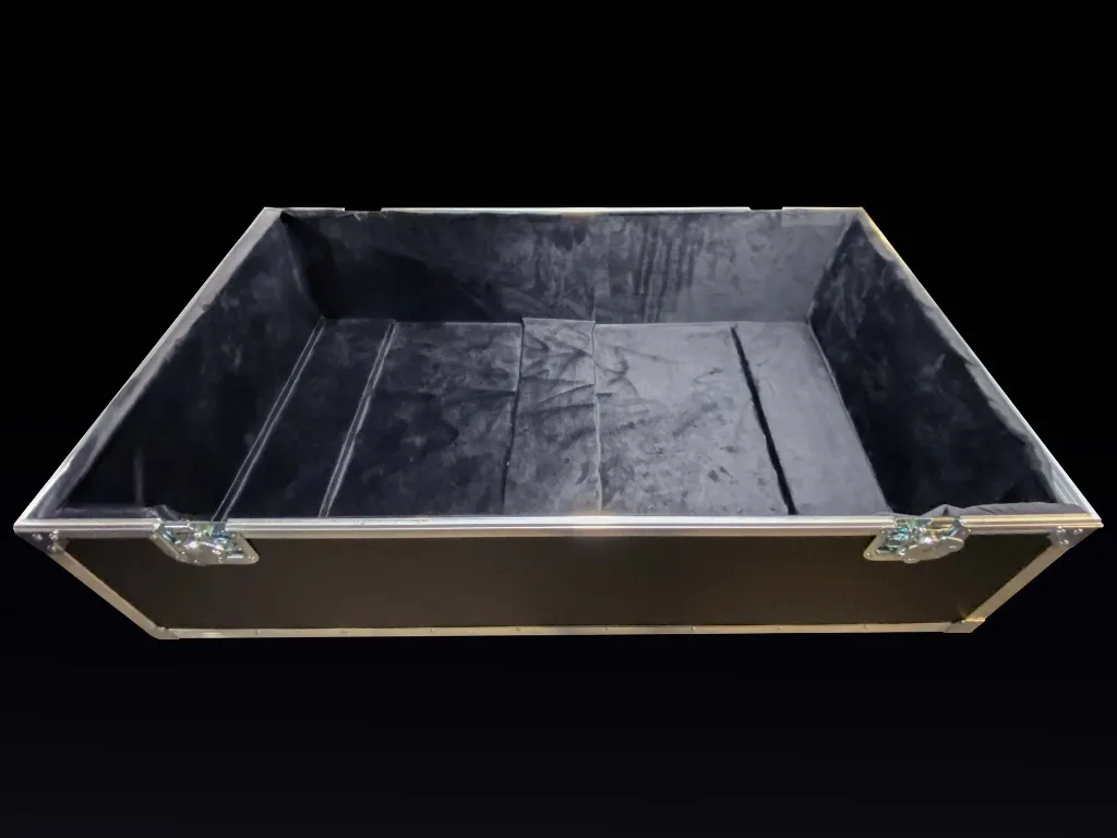 skrzynia transportowa do mównicy z kółkami case art.webp