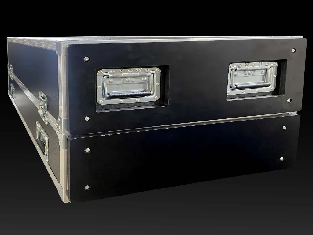 wnętrze case z pianką dopasowaną do mównicy case art.webp