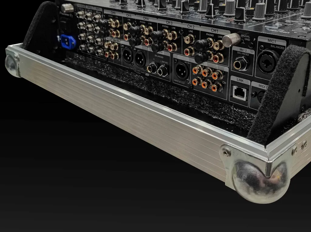 case DJM-V10 detale konstrukcji case art.webp