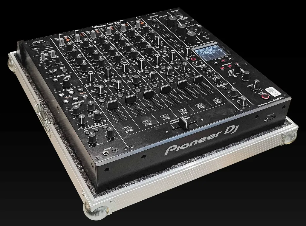 obudowa transportowa DJ sprzęt case art.webp