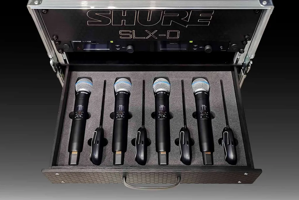 wnętrze racka 19 cali CASE ART.webp