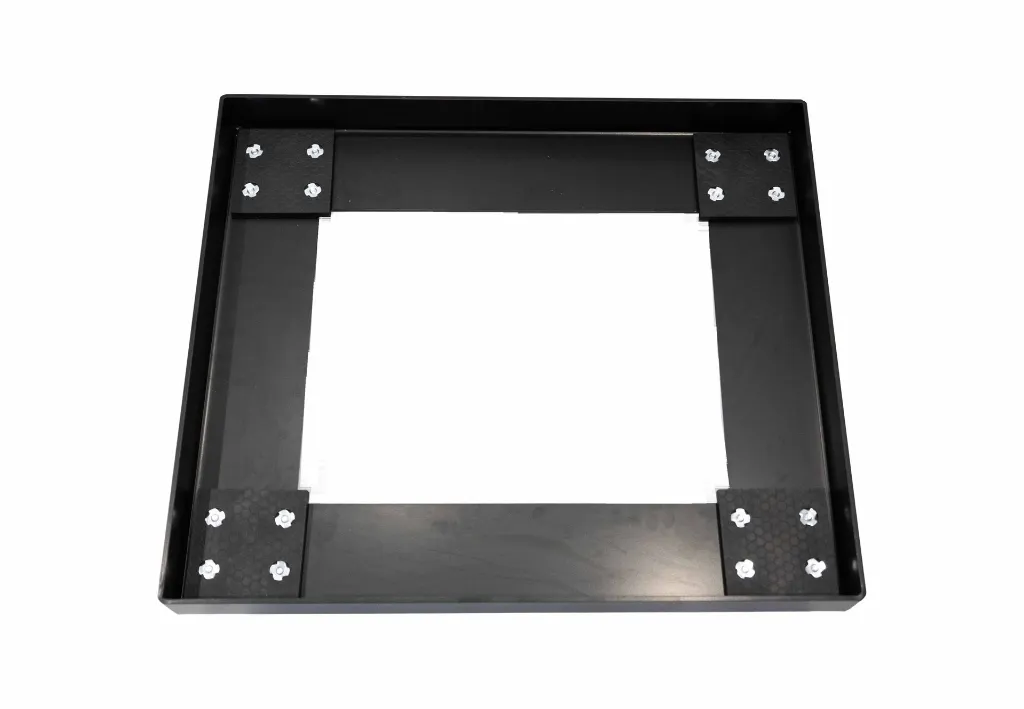 Deskorolka Adamson S119 z logo CASE-ART - zbliżenie na koła skrętne klasy heavy-duty.webp